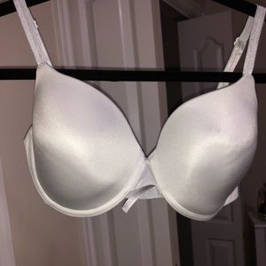 very comfortable white t-shirt push up bra.